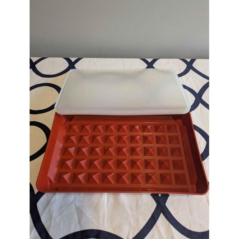 Tupperware Bacon Keeper Vintage Red Meat Deli Container with Lid 794-6